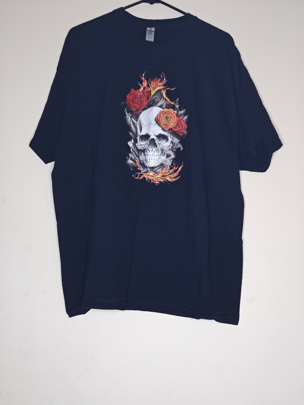 Gildan Black Short-Sleeve Tee with Skull and Red-Orange Rose Graphic 2XL